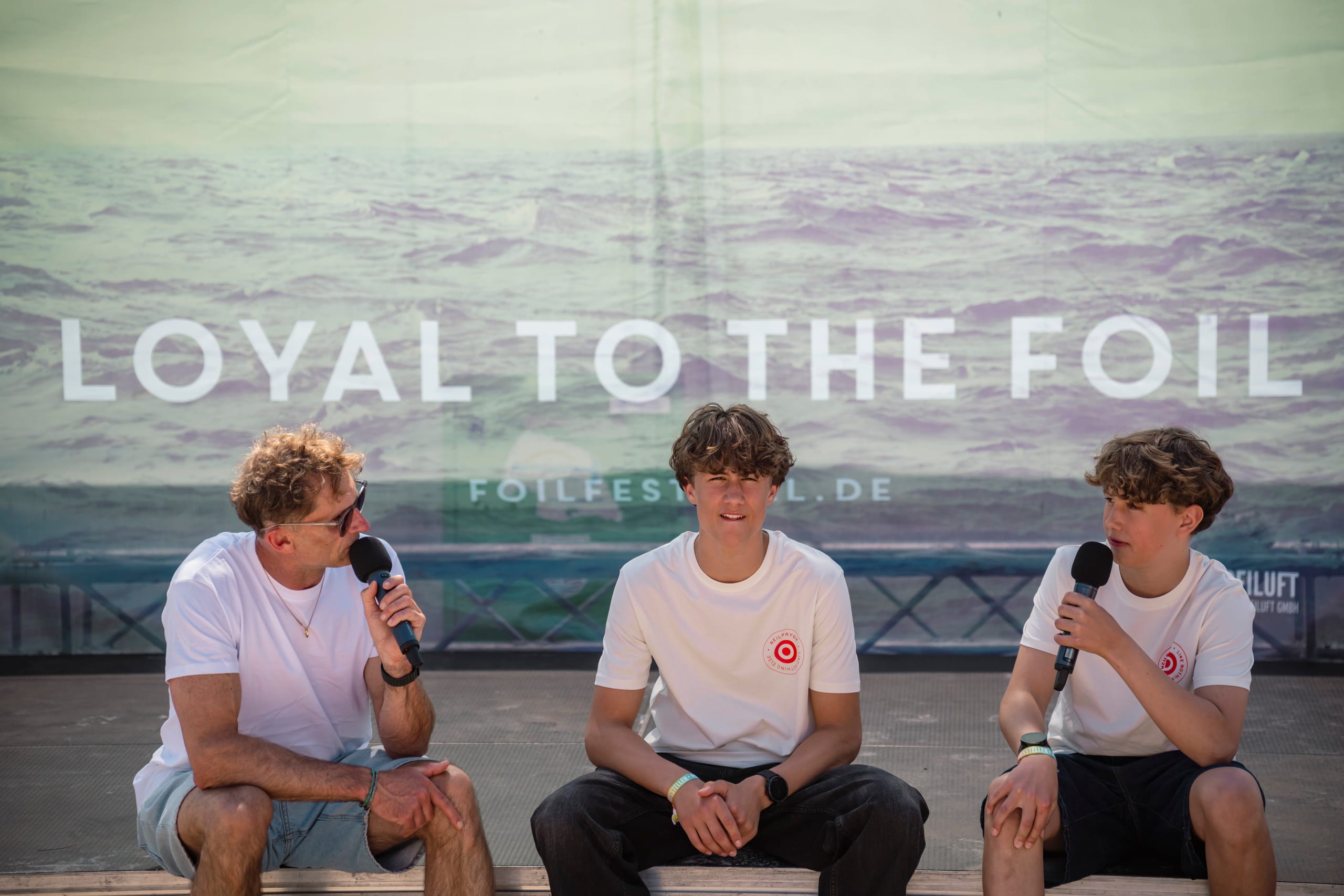 Beach Talk Stage — Performance, Finne, Foil, Kultur, Body & Mind, Contest. By day, your place for knowledge.