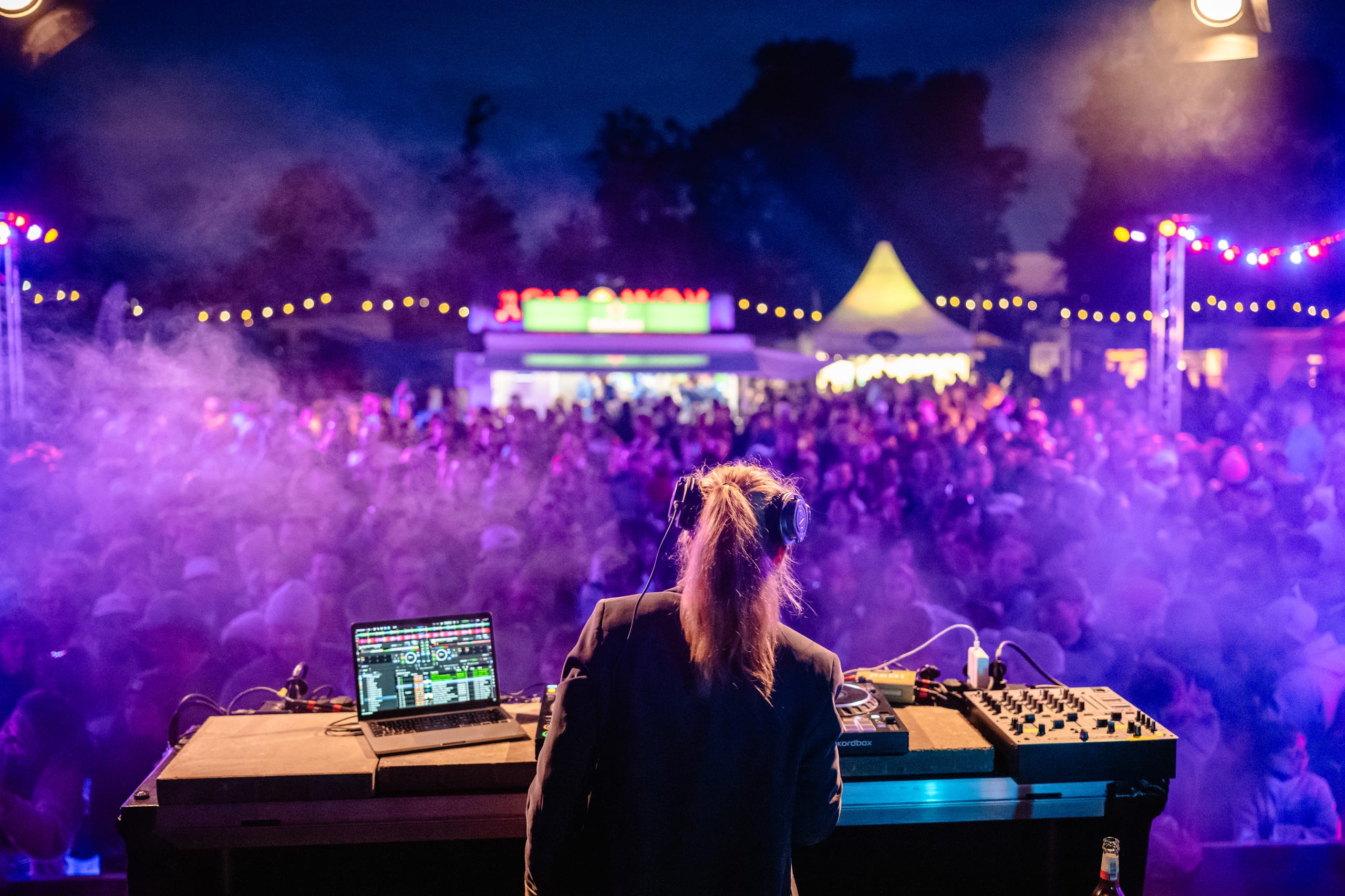 DJ Platzhalter 1 — Party, Performance. ..bla bla bla coolest DHJ in the world.
